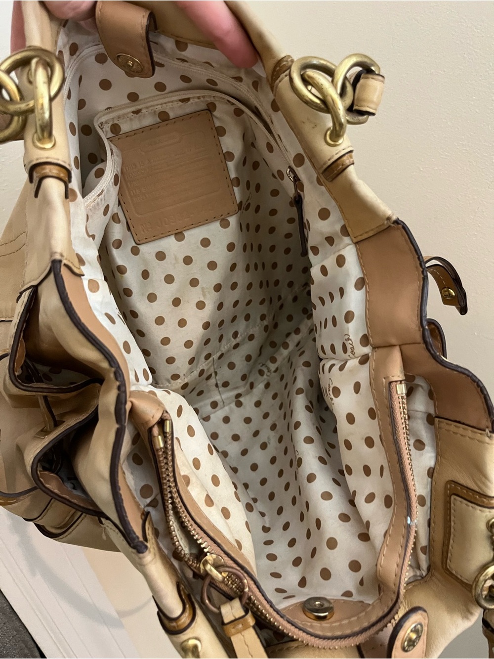 Coach Peyton Leather Tote Handbag in Tan with Gold Hardware - Picture 7 of 15